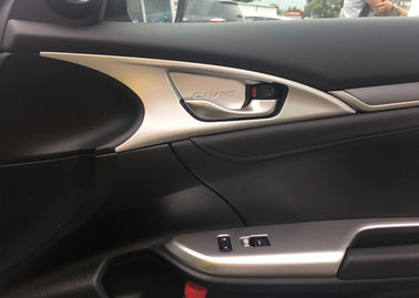 Dobra cena. Wnętrze HONDA Civic wykończone częściami w Internecie