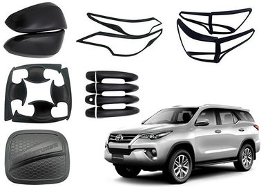 Dobra cena. TOYOTA Fortuner 2016 2018 Zastępcze części nadwozia Czarny i kolor chromowy w Internecie