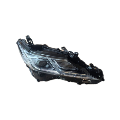 Dobra cena. 8115006E50 Toyota Camry Headlight Front And Rear Lamp in Plastic Material with White Color w Internecie