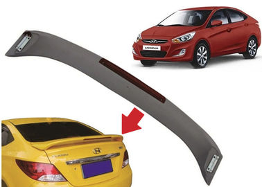 Dobra cena. Auto Sculpt tylne spoilery bagażnika dla Hyundai Accent 2010 2015 Verna, styl OE ze światłem w Internecie